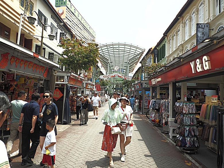 牛車水(Chinatown)市街之巴剎壁畫、粵海清廟、福德祠、天福宮、城市展覽館(Singapore City Gallery),以及麥士威熟食中心(Maxwell Food Centre)中之天天海南雞飯 — 赤道三國文化休閒行旅 之 新加坡篇 第一回 牛車水(Chinatown) 與直落亞逸(Telok Ayer)