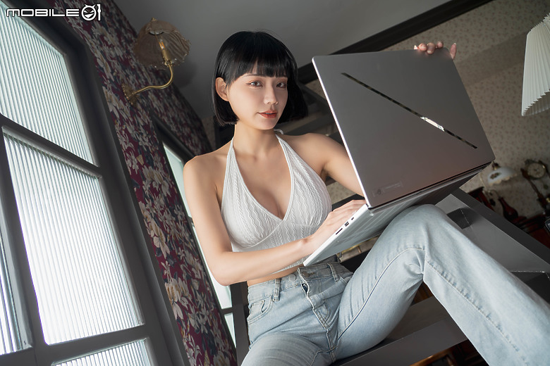 ROG Zephyrus G16 (2024) GA605 電競筆電|AMD AI 處理器驅動的效能之選!