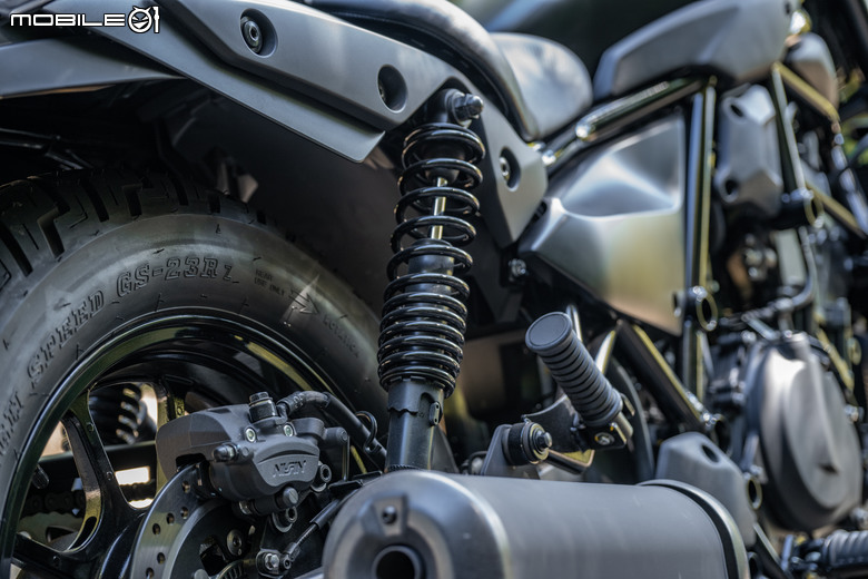 KAWASAKI Eliminator 500SE試駕｜離經叛道才叫傳承！經典巡航車與運動街車的萬轉交響曲！