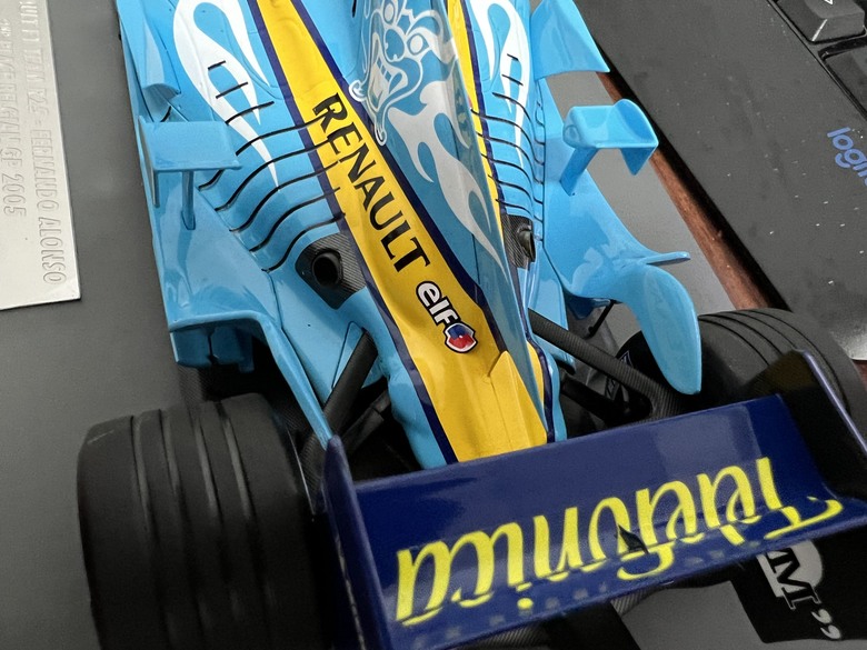 [開箱]F1 1/18 RENAULT R25 FERNANDO ALONSO BELGIAN GP