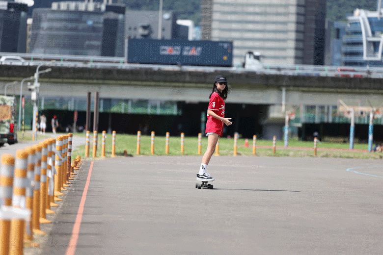 Canon EOS R5 Mark II 評測報告｜攝錄雙全、劍指 R3 的全能專業機！