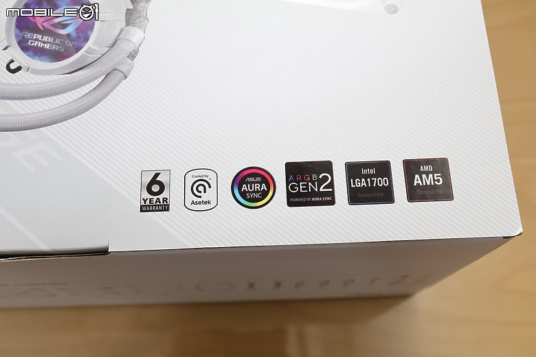 點我看大圖 信仰升級 ROG Strix LC 白龍 III LCD 版