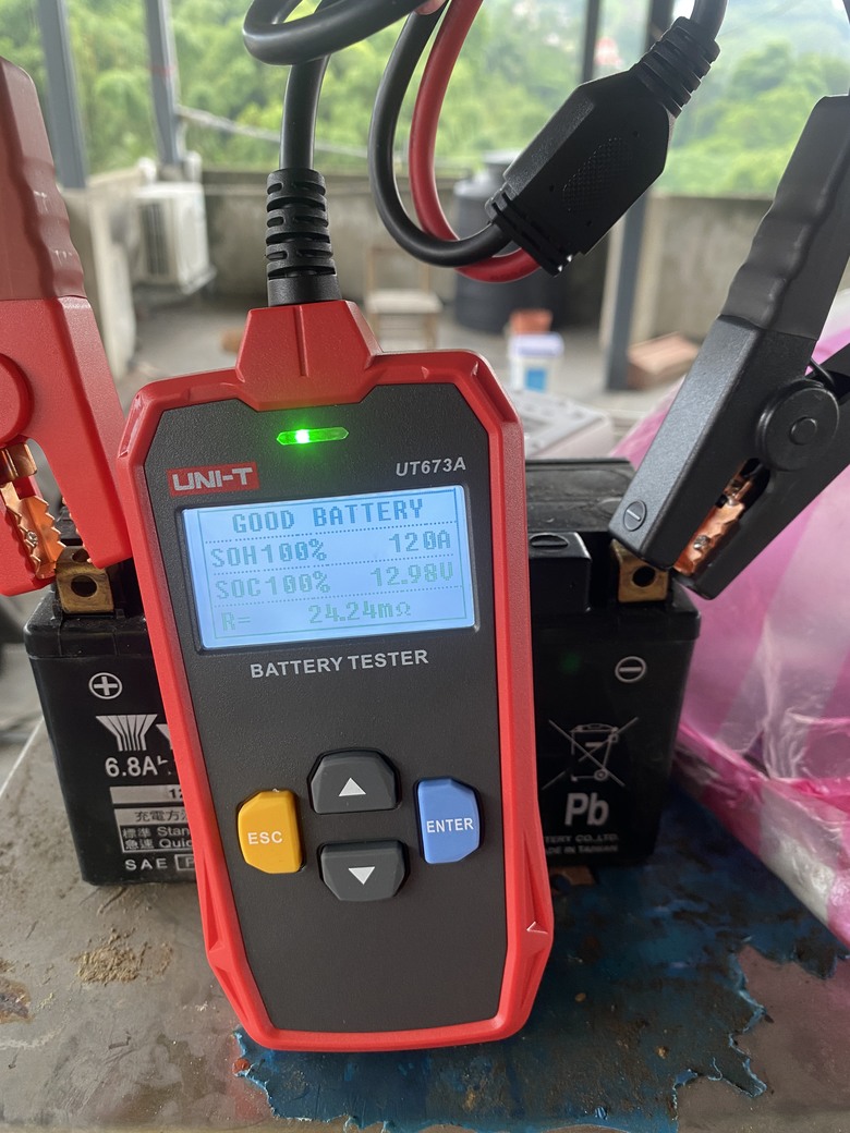 修車要靠檢測，而不是猜測，優利德UNI-T UT673A 電瓶檢測器開箱