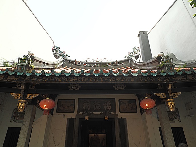 牛車水(Chinatown)市街之巴剎壁畫、粵海清廟、福德祠、天福宮、城市展覽館(Singapore City Gallery),以及麥士威熟食中心(Maxwell Food Centre)中之天天海南雞飯 — 赤道三國文化休閒行旅 之 新加坡篇 第一回 牛車水(Chinatown) 與直落亞逸(Telok Ayer)