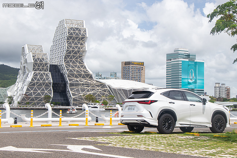 開車遊四方 Vol.19 入住洲際酒店,開凌志、遊港都!|feat. Lexus NX 350 Overtrail
