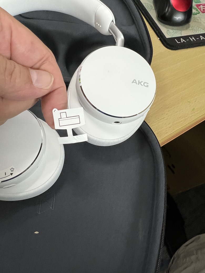 三年了......有種好久沒買耳機的感覺......AKG N9 Hybrid