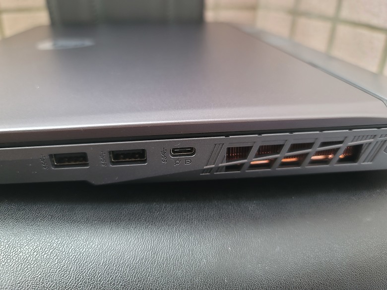 Vector 16 HX 高性能筆電入手簡單開箱