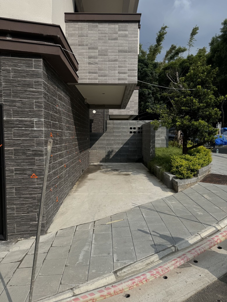 預售社區透天私人土地問題