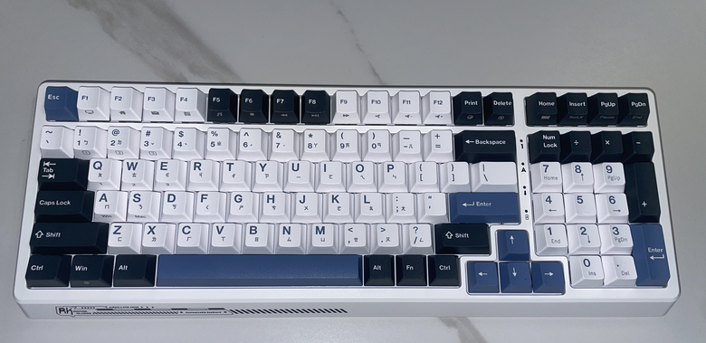 【小宅開箱】RK G98 三模無線機械鍵盤開箱試用 手感扎實、辦公遊戲都好用的好夥伴