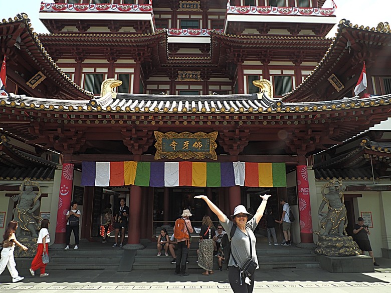 牛車水(Chinatown)市街之巴剎壁畫、粵海清廟、福德祠、天福宮、城市展覽館(Singapore City Gallery),以及麥士威熟食中心(Maxwell Food Centre)中之天天海南雞飯 — 赤道三國文化休閒行旅 之 新加坡篇 第一回 牛車水(Chinatown) 與直落亞逸(Telok Ayer)
