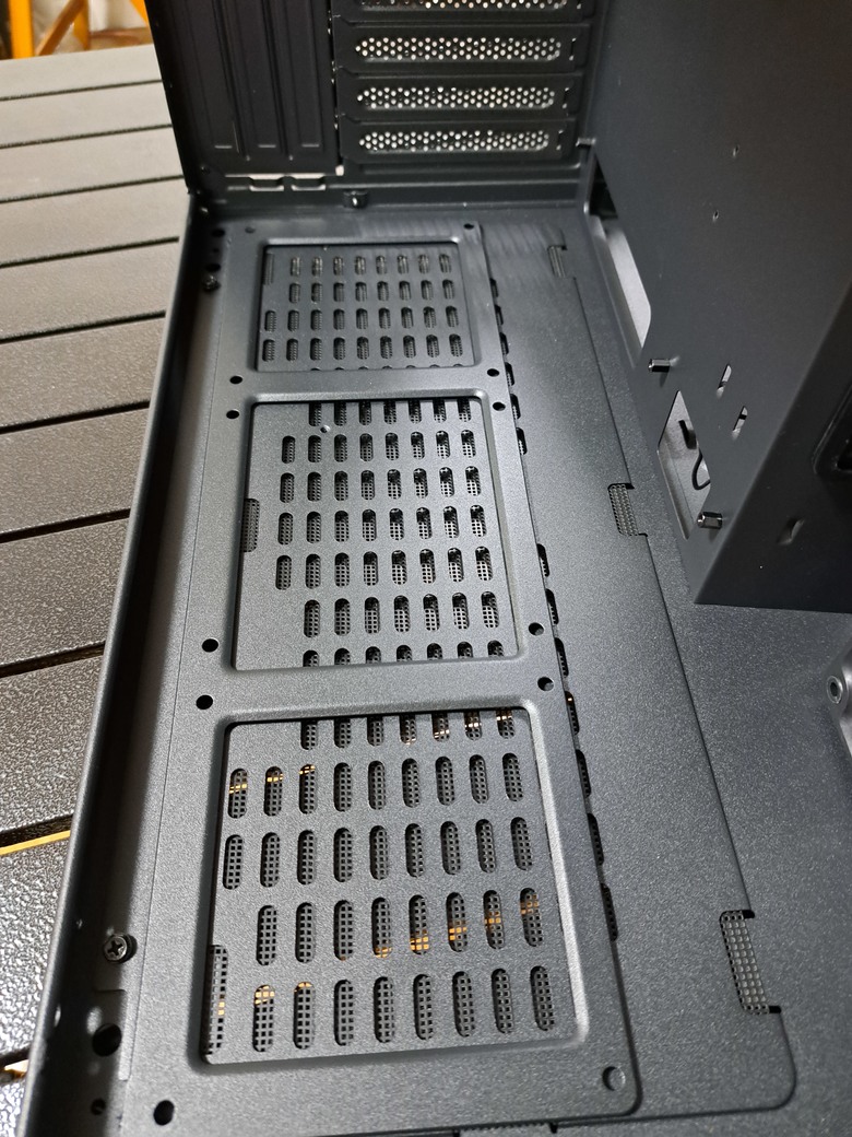 海景雙艙機殼 COUGAR FV150 RGB 開箱