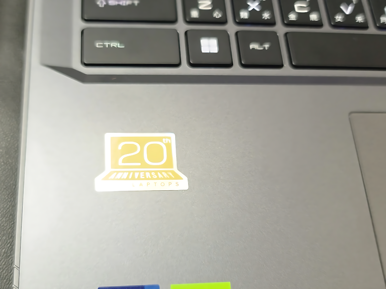 Vector 16 HX 高性能筆電入手簡單開箱