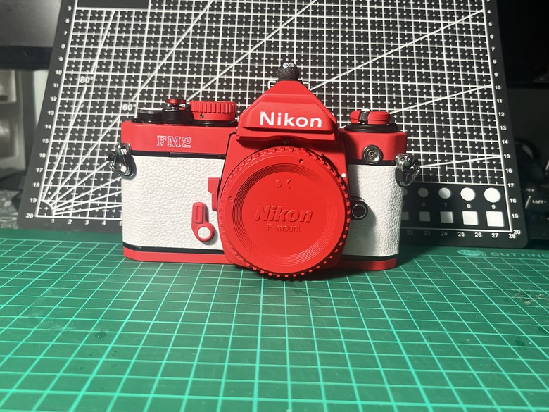 Nikon FM2 紅配白