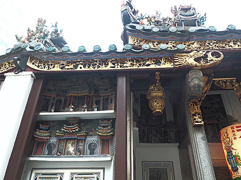 牛車水(Chinatown)市街之巴剎壁畫、粵海清廟、福德祠、天福宮、城市展覽館(Singapore City Gallery)，以及麥士威熟食中心(Maxwell Food Centre)中之天天海南雞飯 — 赤道三國文化休閒行旅 之 新加坡篇 第一回 牛車水(Chinatown) 與直落亞逸(Telok Ayer)