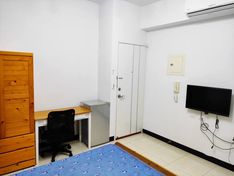 善化LM屋齡約9年，8套房宿舍