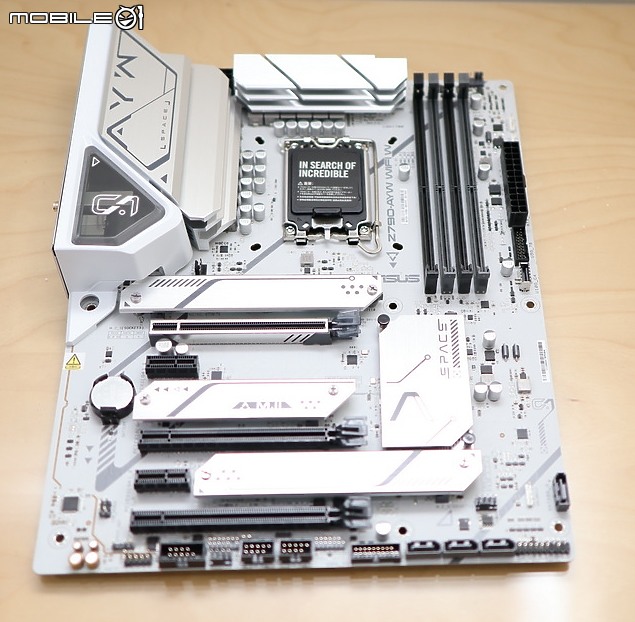點我看大圖 性價比白化板 ASUS 阿唷喂 Z790-AYW WIFI W 開箱