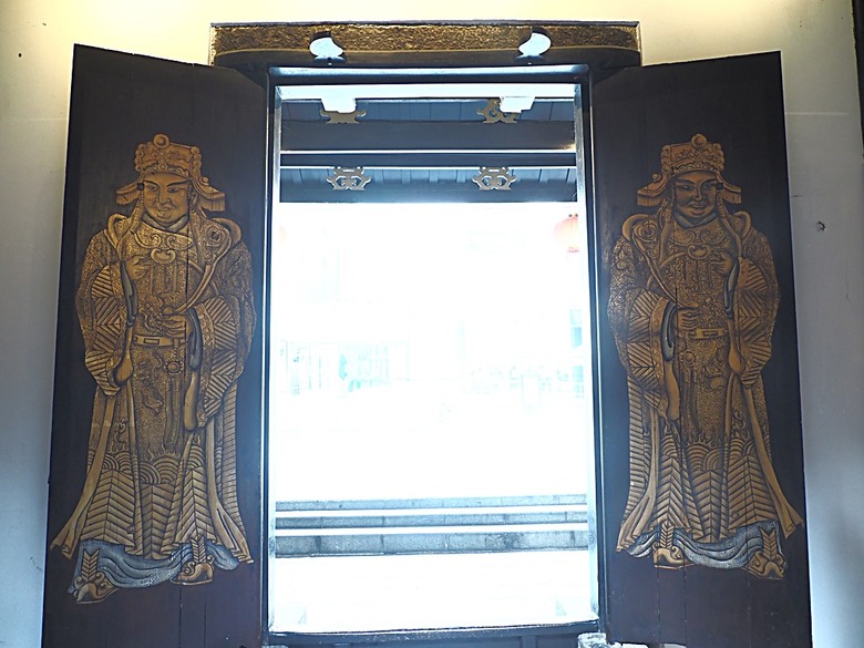 牛車水(Chinatown)市街之巴剎壁畫、粵海清廟、福德祠、天福宮、城市展覽館(Singapore City Gallery),以及麥士威熟食中心(Maxwell Food Centre)中之天天海南雞飯 — 赤道三國文化休閒行旅 之 新加坡篇 第一回 牛車水(Chinatown) 與直落亞逸(Telok Ayer)