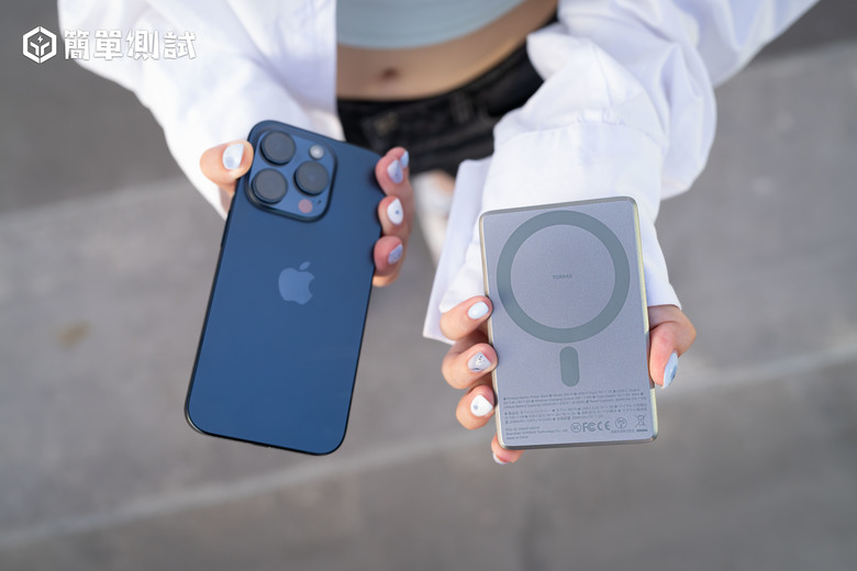 要輕？要薄？MagSafe 磁吸行動電源 TORRAS MiniMag
