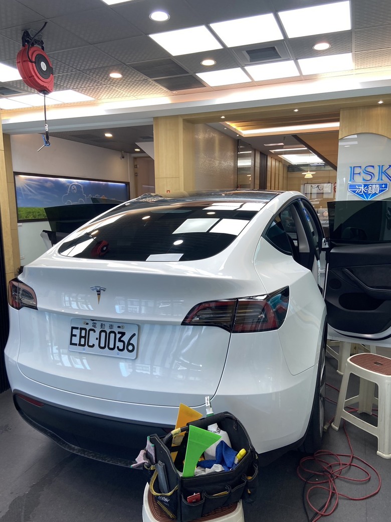 TESLA VS UPLUS隔熱紙