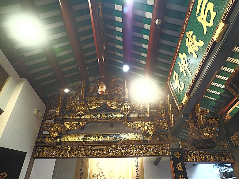 牛車水(Chinatown)市街之巴剎壁畫、粵海清廟、福德祠、天福宮、城市展覽館(Singapore City Gallery)，以及麥士威熟食中心(Maxwell Food Centre)中之天天海南雞飯 — 赤道三國文化休閒行旅 之 新加坡篇 第一回 牛車水(Chinatown) 與直落亞逸(Telok Ayer)