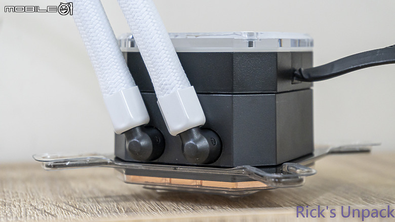 【開箱】專屬絢麗CAPELLIX燈效 | CORSAIR H150i ELITE CAPELLIX XT WHITE