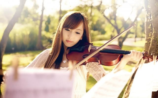 想問40-70歲的未婚二婚優質男士,你會喜歡擅長熱門樂器的女生?還是冷門樂器的女生?