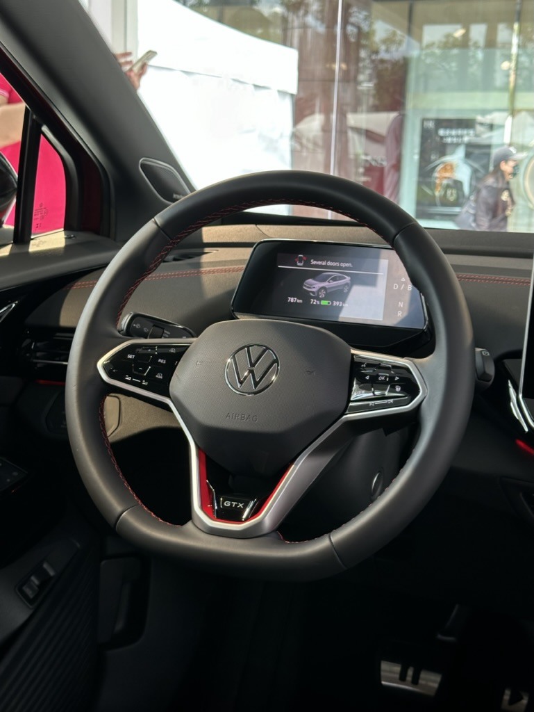熱騰騰的ID.5 GTX實車賞車分享