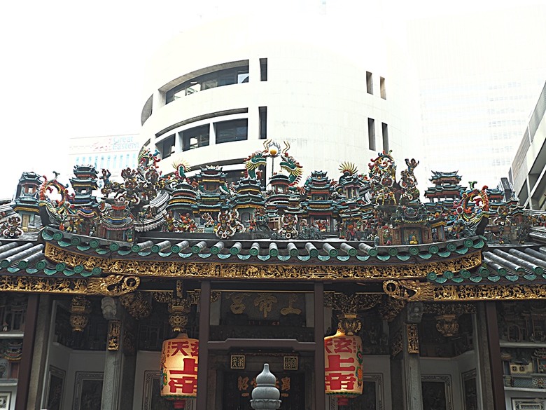 牛車水(Chinatown)市街之巴剎壁畫、粵海清廟、福德祠、天福宮、城市展覽館(Singapore City Gallery),以及麥士威熟食中心(Maxwell Food Centre)中之天天海南雞飯 — 赤道三國文化休閒行旅 之 新加坡篇 第一回 牛車水(Chinatown) 與直落亞逸(Telok Ayer)