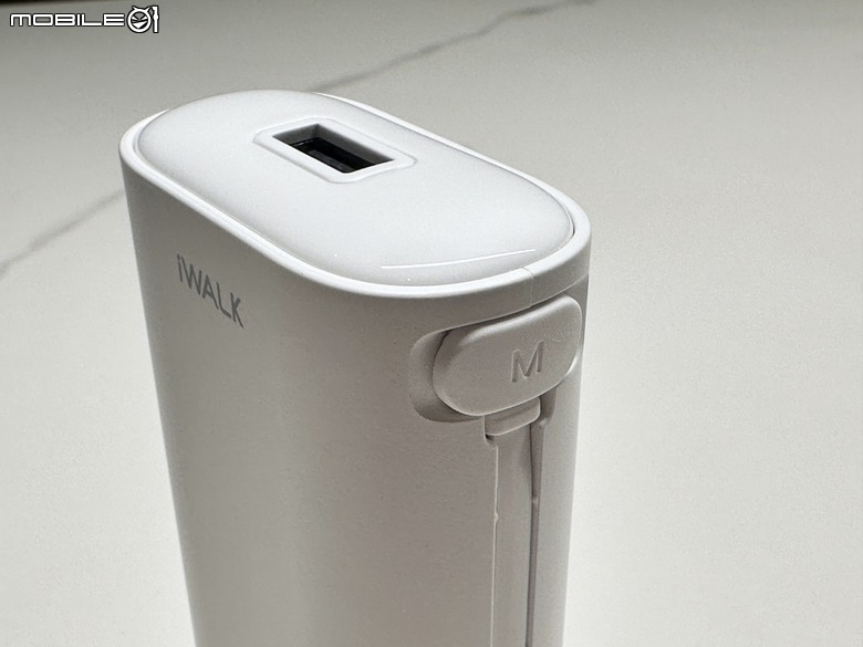 跨越世代!iWalk Power Squid 小魷魚 免帶線PD快充行動電源
