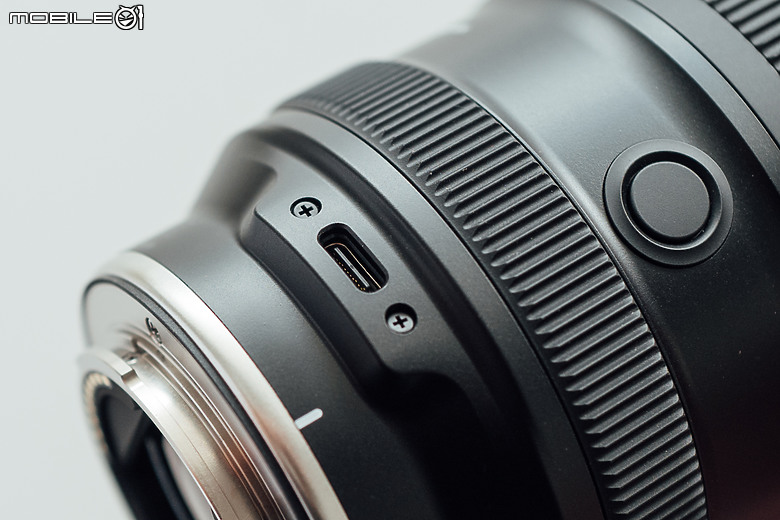 Tamron 28-300mm f/4-7.1 Di III VC VXD（A074）評測報告｜制霸無反、10.7x 旅遊鏡捲土重來！