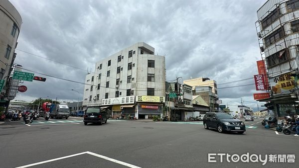 最窄處僅1米！烏日紙片屋傳將拆，隔壁老超市一起走入歷史