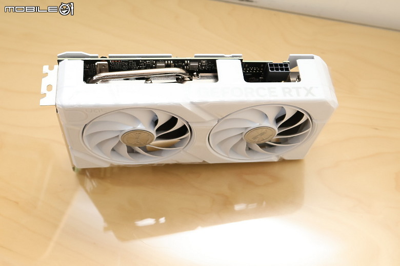 白卡玩家新選擇 Dual GeForce RTX&trade; 4070 EVO White 開箱