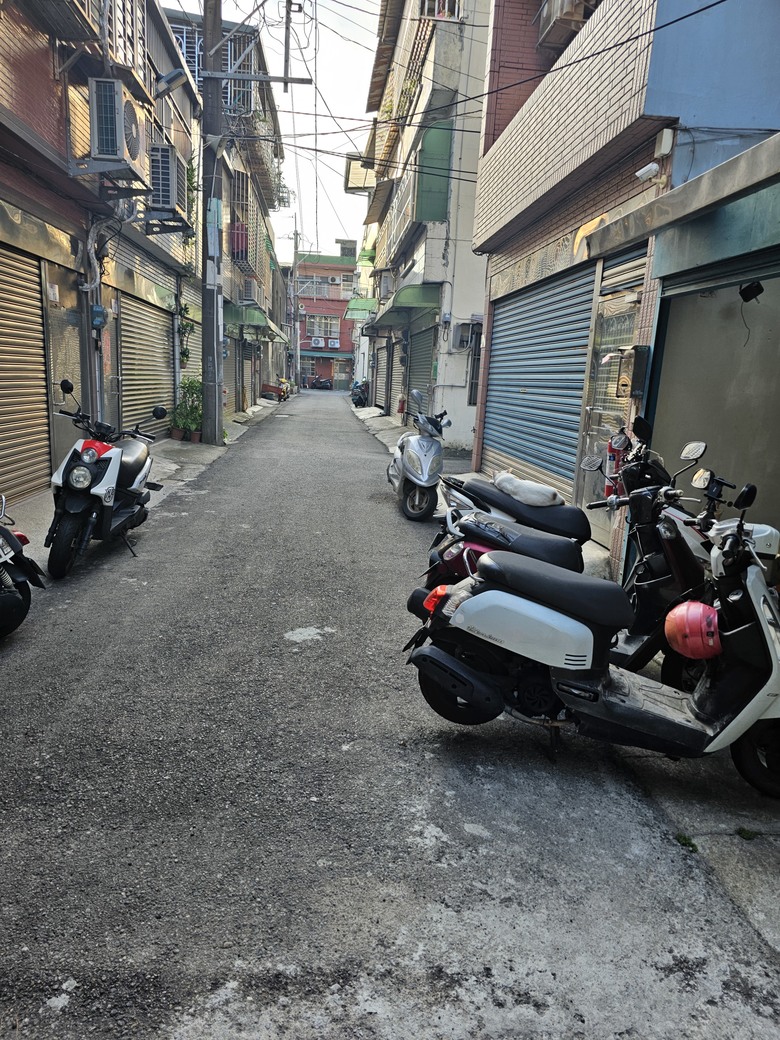 鄰居停車堵住家門出入