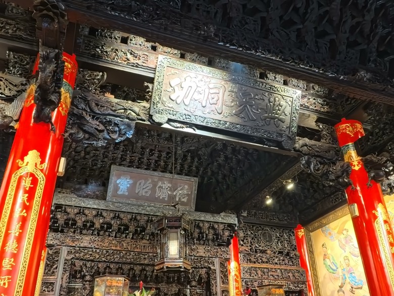 大甲鎮瀾宮與媽祖藝術文創館、大甲三寶文化館、林氏貞節坊、文昌祠、順天路老街與蔣公路夜市，外掛物超所值的棒壽司餐廳與福棧旅宿 — 全臺最難攻之大甲市街黃昏散策
