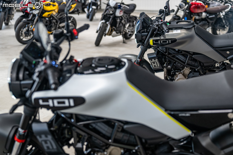 【採訪】全新KTM 390 DUKE、Husqvarna Svartpilen 401、Vitpilen 401三車發表！