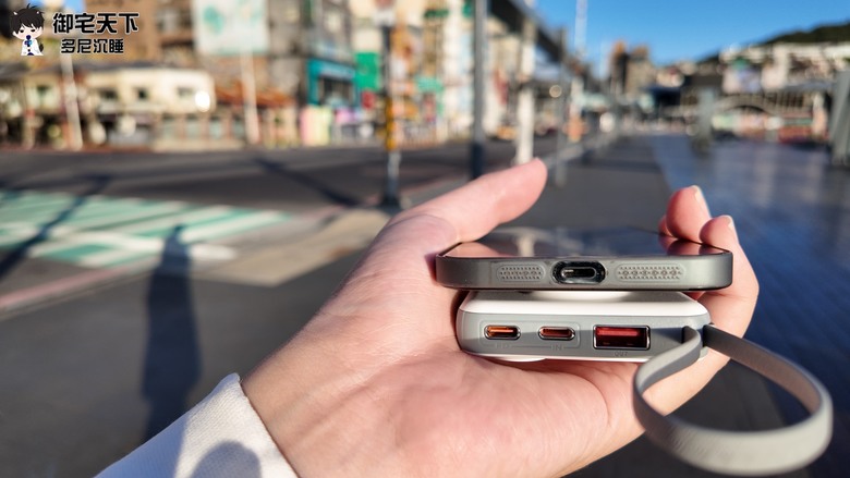 開箱|【Choetech】B695 多功能自帶線 MagSafe 磁吸行動電源 - 10,000mAh 自帶雙頭充電線,為蘋果用戶打造,可同時為手機、手錶、耳機等 5 台裝置充電!
