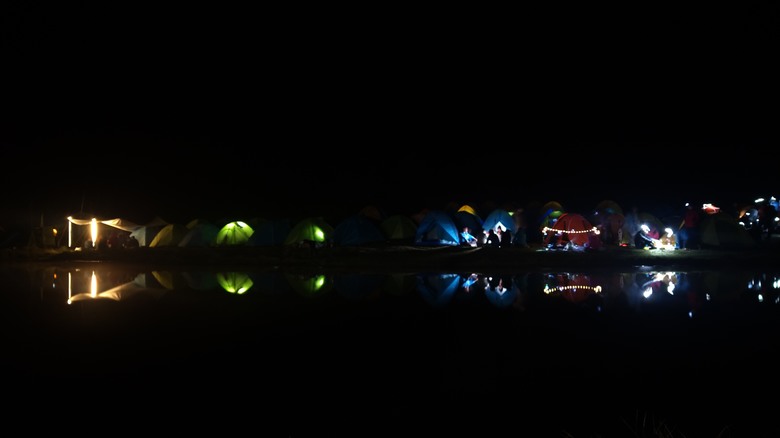 天使散落的珍珠 | 深夜比白天美 | 加羅湖2天1夜露營