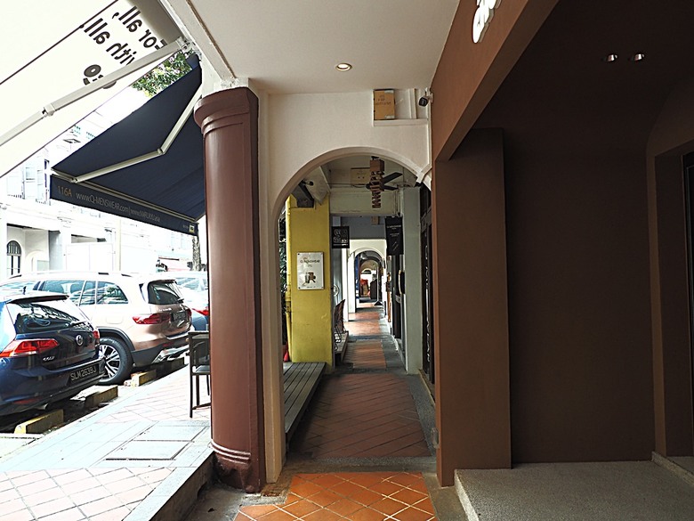牛車水(Chinatown)市街之巴剎壁畫、粵海清廟、福德祠、天福宮、城市展覽館(Singapore City Gallery),以及麥士威熟食中心(Maxwell Food Centre)中之天天海南雞飯 — 赤道三國文化休閒行旅 之 新加坡篇 第一回 牛車水(Chinatown) 與直落亞逸(Telok Ayer)