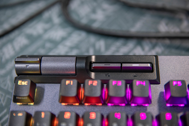 點我看大圖 【開箱】ROG STRIX FLARE II ANIMATE 電競鍵盤(茶軸) ,內含影片文字跑馬燈!