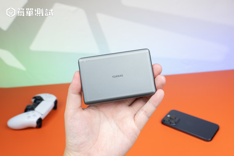 要輕？要薄？MagSafe 磁吸行動電源 TORRAS MiniMag