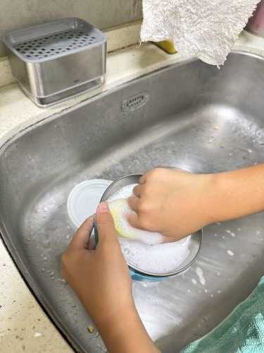 訓練6歲小孩洗碗成功