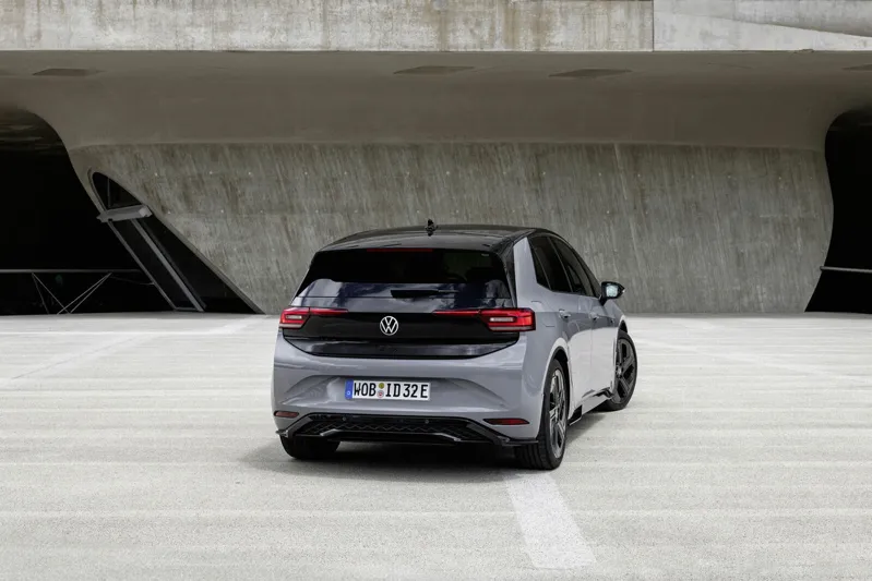 Volkswagen ID.3 GTX Performance純電鋼砲上市 跟Golf GTI車系怎麼選？