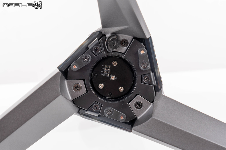 ROG SWIFT OLED PG32UCDP 電競螢幕實測 在 4K 高解析與 480 Hz 高反應自由切換的遊戲螢幕首選