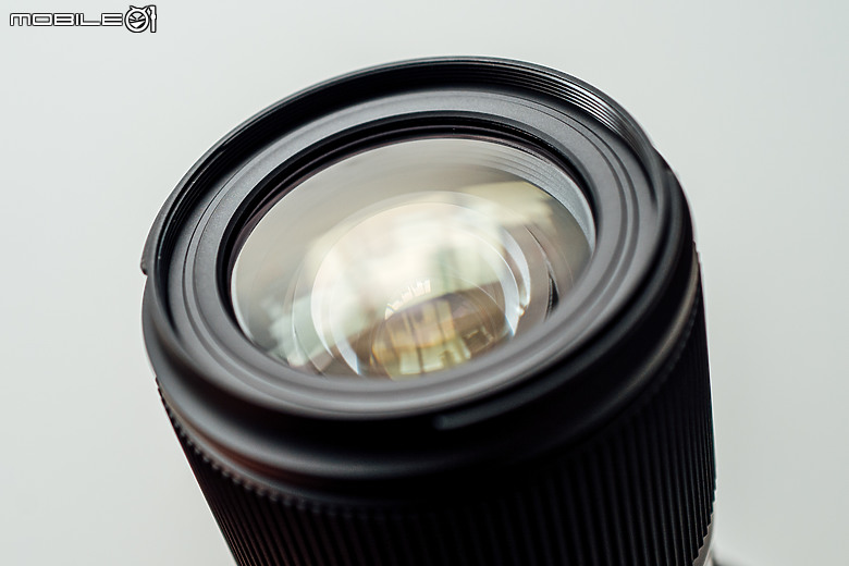 Tamron 28-300mm f/4-7.1 Di III VC VXD（A074）評測報告｜制霸無反、10.7x 旅遊鏡捲土重來！