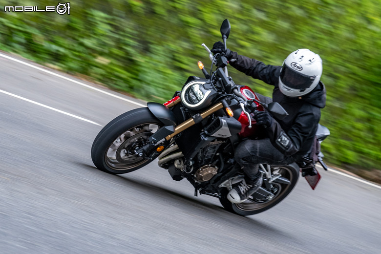 HONDA CB650R、CBR650R 雙車試駕｜改變不大，但強勢依舊！