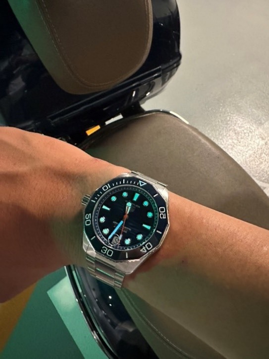 質感與功能兼具的百搭神器，豪雅潛水錶不專業開箱