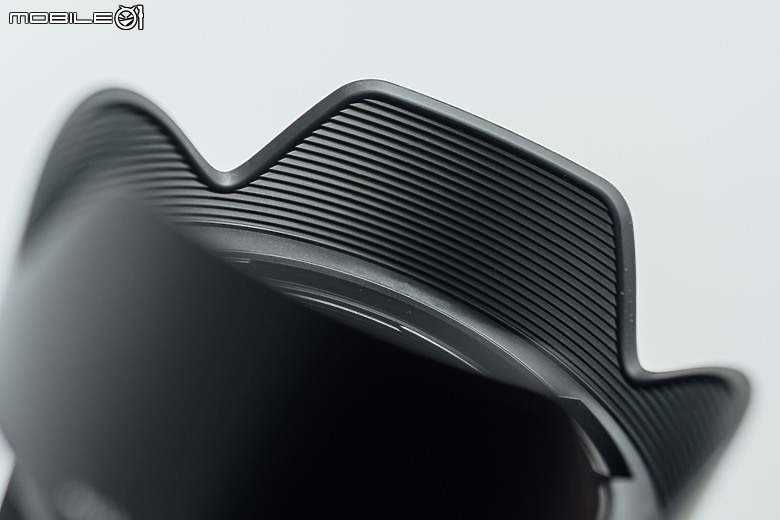 Tamron 28-300mm f/4-7.1 Di III VC VXD（A074）評測報告｜制霸無反、10.7x 旅遊鏡捲土重來！
