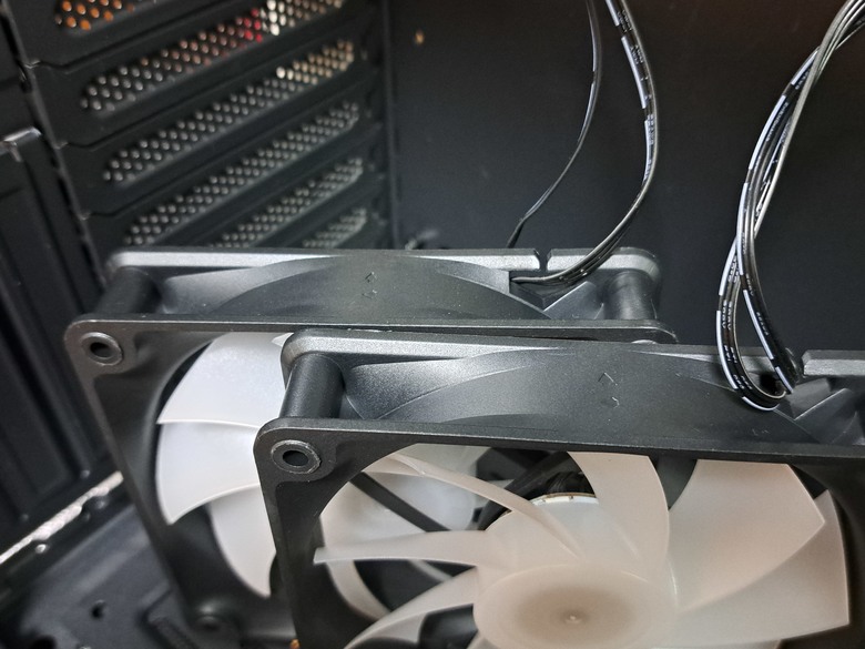海景雙艙機殼 COUGAR FV150 RGB 開箱