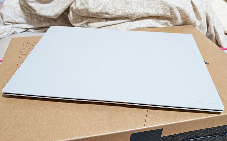 工作機換新Zenbook S 16 UM5606WA