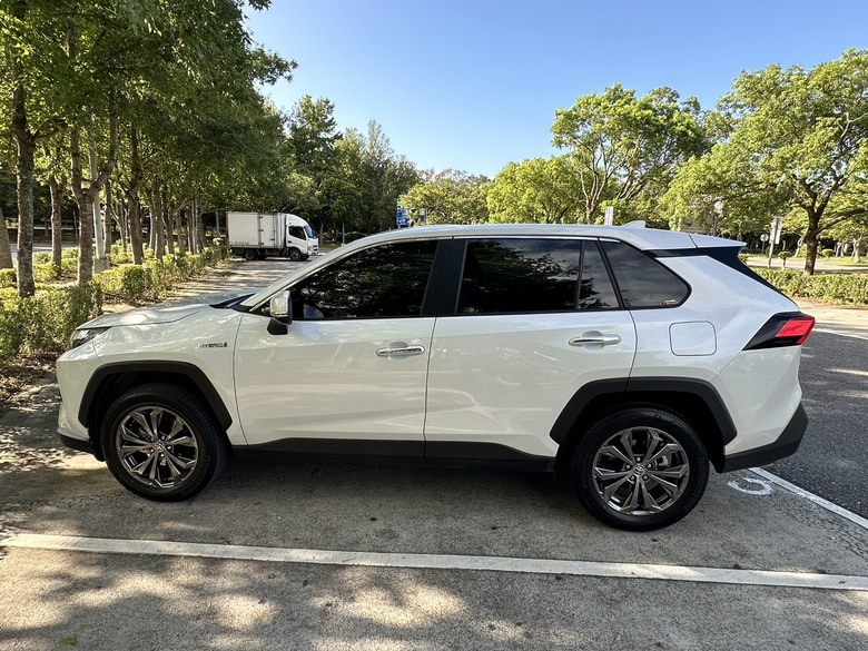 TOYOTA RAV4 2024年油電X 3M極透極黑